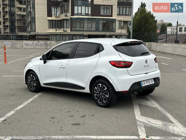 Белый Рено Клио, объемом двигателя 1.5 л и пробегом 303 тыс. км за 6900 $, фото 5 на Automoto.ua