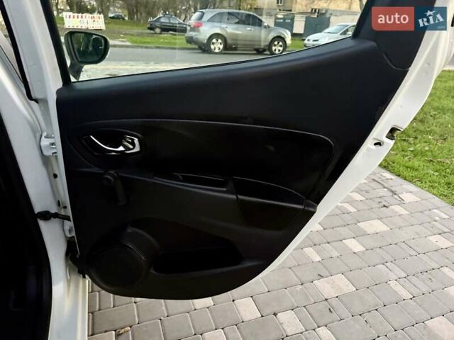 Белый Рено Клио, объемом двигателя 1.5 л и пробегом 220 тыс. км за 5999 $, фото 55 на Automoto.ua