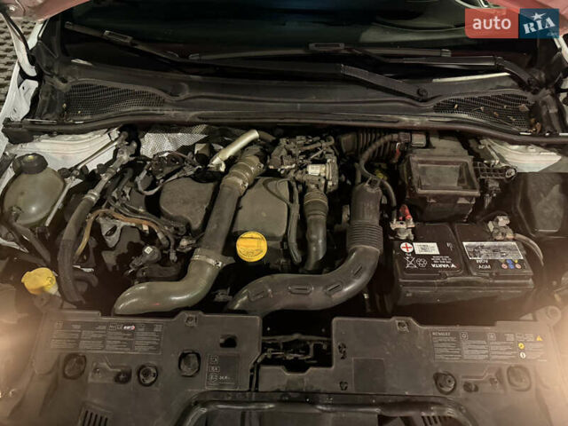 Белый Рено Клио, объемом двигателя 1.5 л и пробегом 135 тыс. км за 7700 $, фото 15 на Automoto.ua