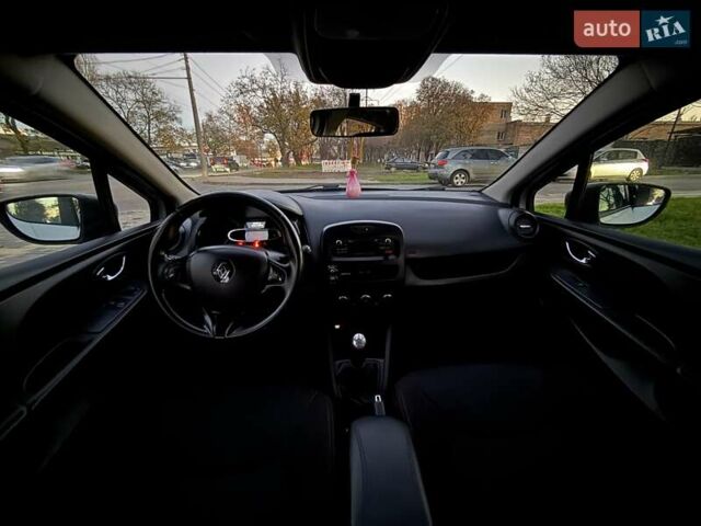 Белый Рено Клио, объемом двигателя 1.5 л и пробегом 220 тыс. км за 5999 $, фото 6 на Automoto.ua