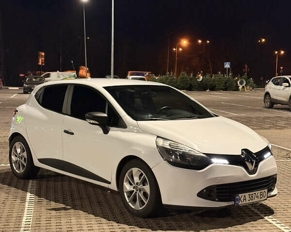 Белый Рено Клио, объемом двигателя 1.5 л и пробегом 135 тыс. км за 7700 $, фото 14 на Automoto.ua