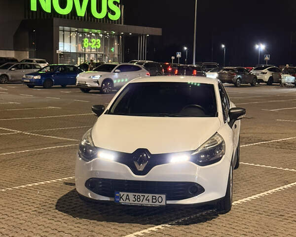 Белый Рено Клио, объемом двигателя 1.5 л и пробегом 135 тыс. км за 7700 $, фото 13 на Automoto.ua
