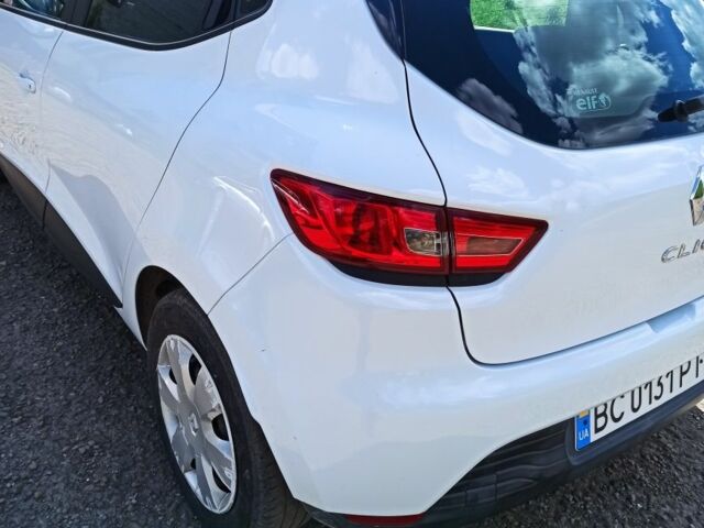 Белый Рено Клио, объемом двигателя 1.5 л и пробегом 220 тыс. км за 8000 $, фото 8 на Automoto.ua