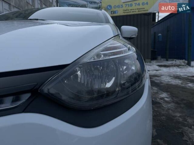 Белый Рено Клио, объемом двигателя 1.46 л и пробегом 238 тыс. км за 8600 $, фото 22 на Automoto.ua