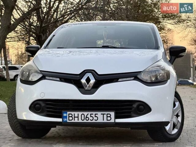 Белый Рено Клио, объемом двигателя 1.5 л и пробегом 220 тыс. км за 5999 $, фото 18 на Automoto.ua