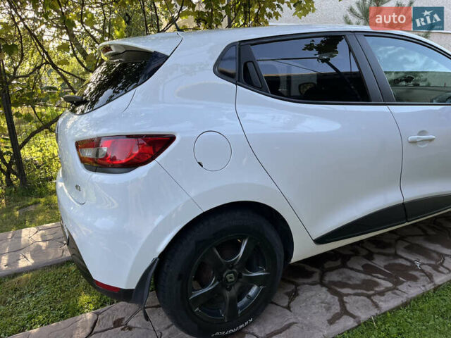 Белый Рено Клио, объемом двигателя 1.5 л и пробегом 260 тыс. км за 7500 $, фото 6 на Automoto.ua