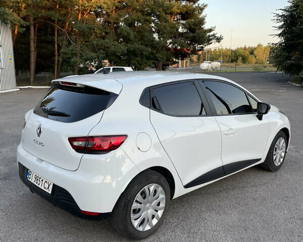 Белый Рено Клио, объемом двигателя 1.15 л и пробегом 70 тыс. км за 7800 $, фото 6 на Automoto.ua