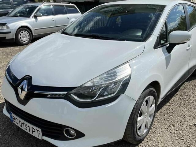 Белый Рено Клио, объемом двигателя 1.5 л и пробегом 220 тыс. км за 8000 $, фото 1 на Automoto.ua