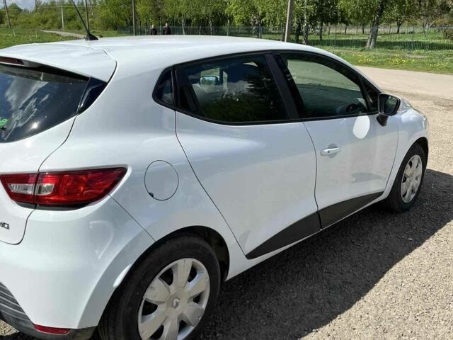 Белый Рено Клио, объемом двигателя 1.5 л и пробегом 220 тыс. км за 8000 $, фото 7 на Automoto.ua