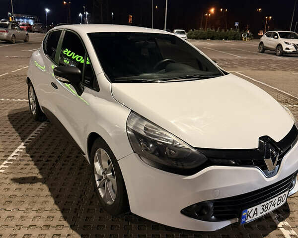 Белый Рено Клио, объемом двигателя 1.5 л и пробегом 135 тыс. км за 7700 $, фото 2 на Automoto.ua