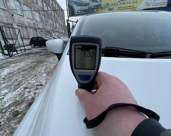 Белый Рено Клио, объемом двигателя 1.46 л и пробегом 238 тыс. км за 8600 $, фото 51 на Automoto.ua