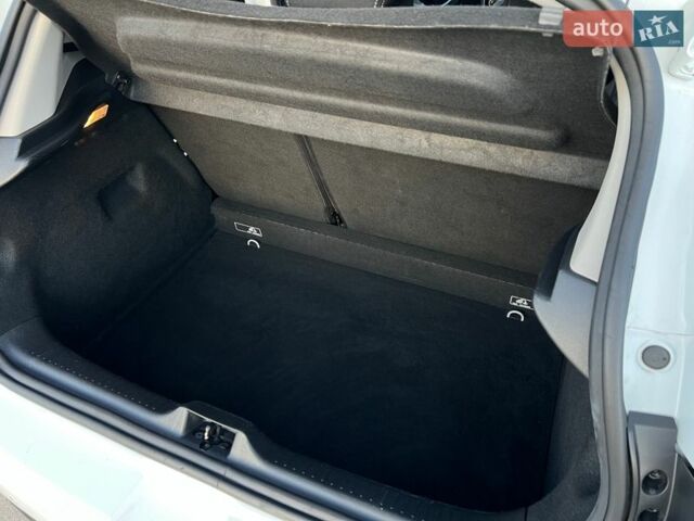 Білий Рено Кліо, об'ємом двигуна 1.5 л та пробігом 194 тис. км за 9550 $, фото 61 на Automoto.ua