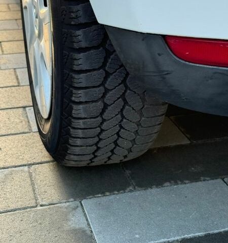 Белый Рено Клио, объемом двигателя 1.5 л и пробегом 230 тыс. км за 8700 $, фото 17 на Automoto.ua