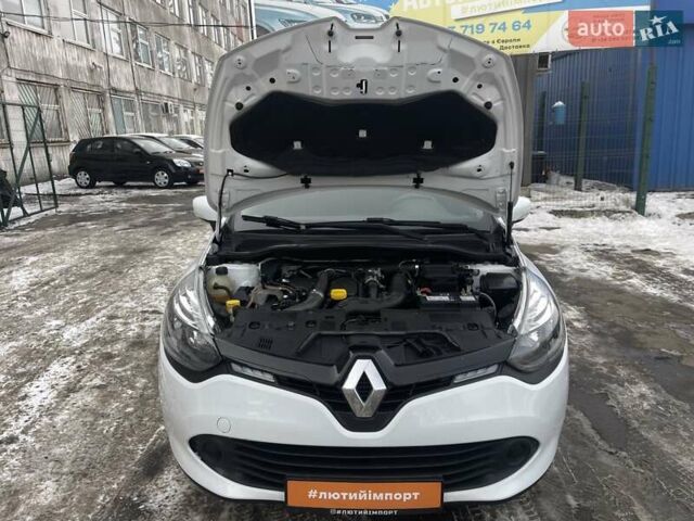 Белый Рено Клио, объемом двигателя 1.46 л и пробегом 238 тыс. км за 8600 $, фото 6 на Automoto.ua