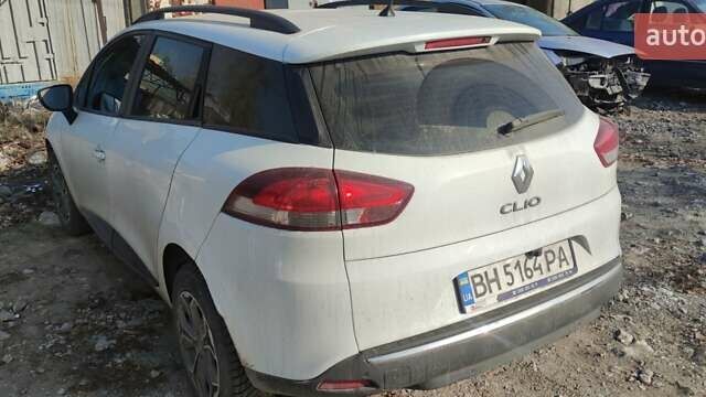Белый Рено Клио, объемом двигателя 1.46 л и пробегом 320 тыс. км за 5800 $, фото 5 на Automoto.ua