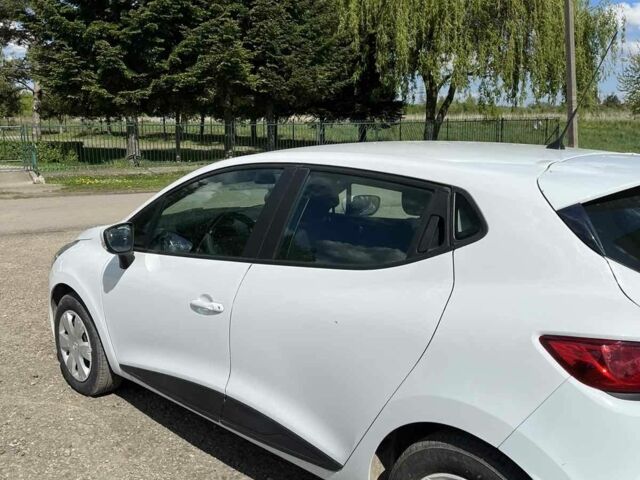 Белый Рено Клио, объемом двигателя 1.5 л и пробегом 220 тыс. км за 8000 $, фото 15 на Automoto.ua