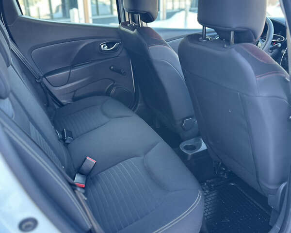 Белый Рено Клио, объемом двигателя 1.46 л и пробегом 186 тыс. км за 7950 $, фото 11 на Automoto.ua