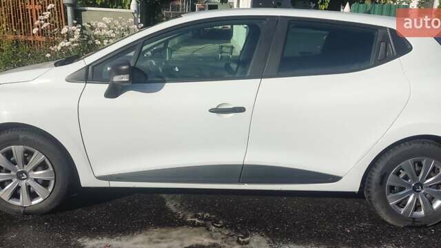 Білий Рено Кліо, об'ємом двигуна 1.46 л та пробігом 174 тис. км за 8200 $, фото 4 на Automoto.ua