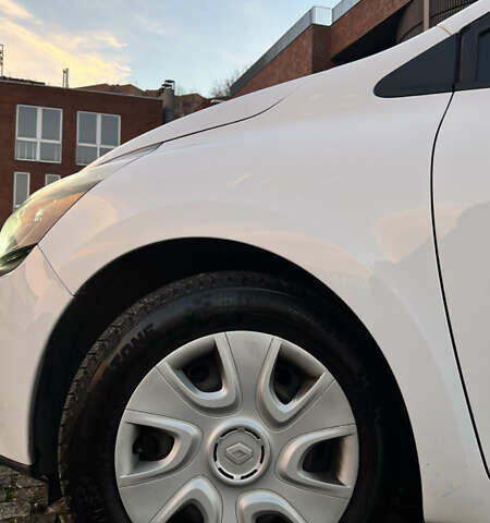 Белый Рено Клио, объемом двигателя 1.46 л и пробегом 229 тыс. км за 8500 $, фото 24 на Automoto.ua