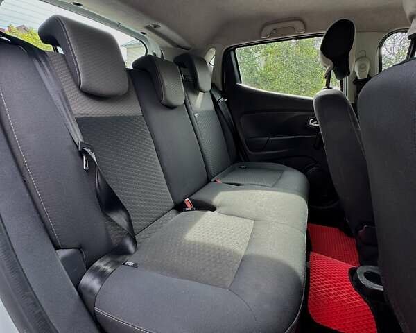 Белый Рено Клио, объемом двигателя 1.46 л и пробегом 253 тыс. км за 8500 $, фото 15 на Automoto.ua