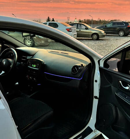 Белый Рено Клио, объемом двигателя 1.46 л и пробегом 229 тыс. км за 8500 $, фото 45 на Automoto.ua