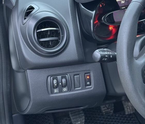 Білий Рено Кліо, об'ємом двигуна 1.5 л та пробігом 185 тис. км за 7500 $, фото 8 на Automoto.ua