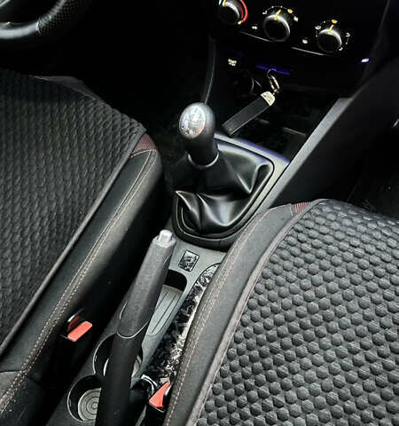 Белый Рено Клио, объемом двигателя 1.46 л и пробегом 229 тыс. км за 8500 $, фото 12 на Automoto.ua