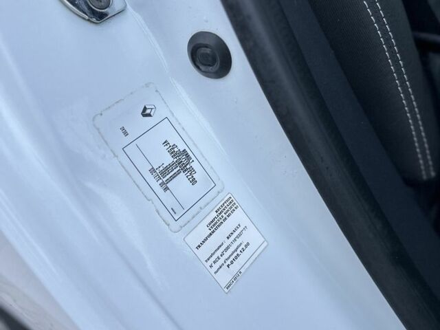 Белый Рено Клио, объемом двигателя 1.5 л и пробегом 186 тыс. км за 7450 $, фото 9 на Automoto.ua