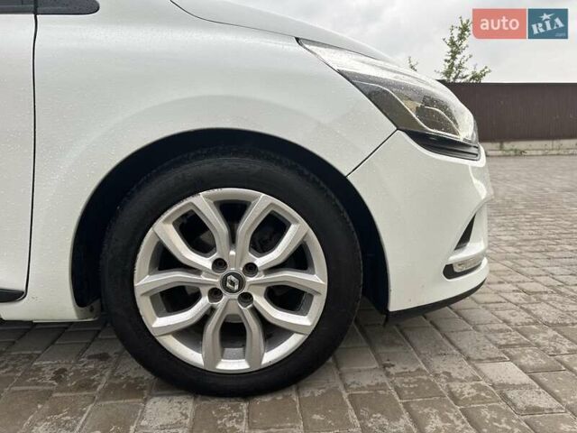 Белый Рено Клио, объемом двигателя 1.46 л и пробегом 171 тыс. км за 9000 $, фото 13 на Automoto.ua