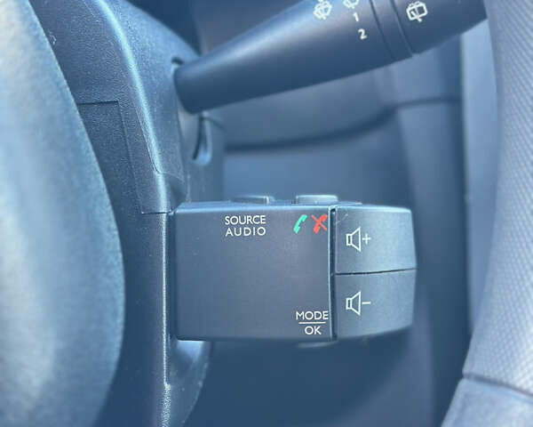 Белый Рено Клио, объемом двигателя 1.46 л и пробегом 186 тыс. км за 7950 $, фото 24 на Automoto.ua