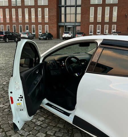 Белый Рено Клио, объемом двигателя 1.46 л и пробегом 229 тыс. км за 8500 $, фото 10 на Automoto.ua