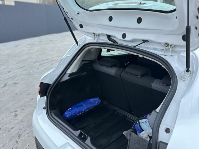 Белый Рено Клио, объемом двигателя 1.5 л и пробегом 186 тыс. км за 7450 $, фото 10 на Automoto.ua