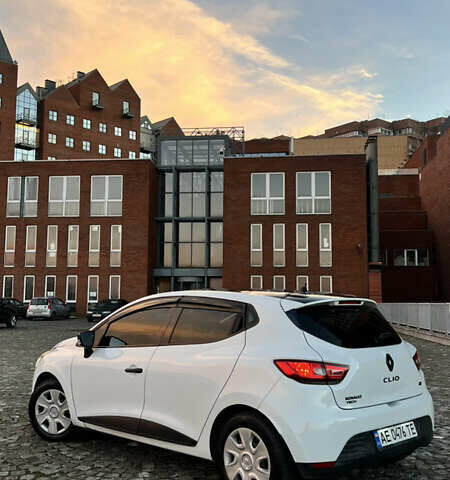 Белый Рено Клио, объемом двигателя 1.46 л и пробегом 229 тыс. км за 8500 $, фото 23 на Automoto.ua