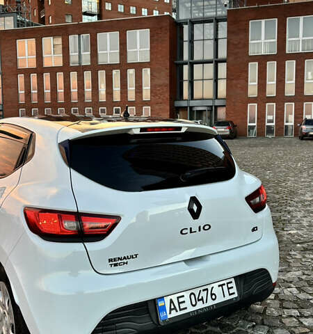 Белый Рено Клио, объемом двигателя 1.46 л и пробегом 229 тыс. км за 8500 $, фото 42 на Automoto.ua