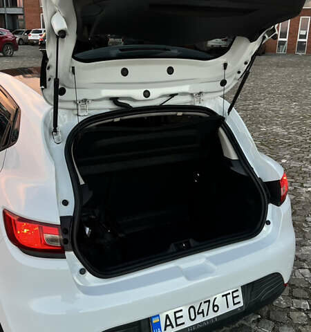 Белый Рено Клио, объемом двигателя 1.46 л и пробегом 229 тыс. км за 8500 $, фото 19 на Automoto.ua