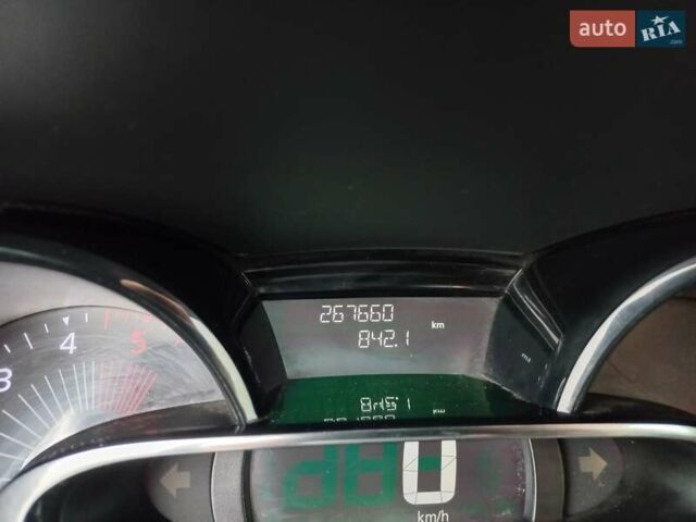 Белый Рено Клио, объемом двигателя 1.46 л и пробегом 267 тыс. км за 6100 $, фото 11 на Automoto.ua