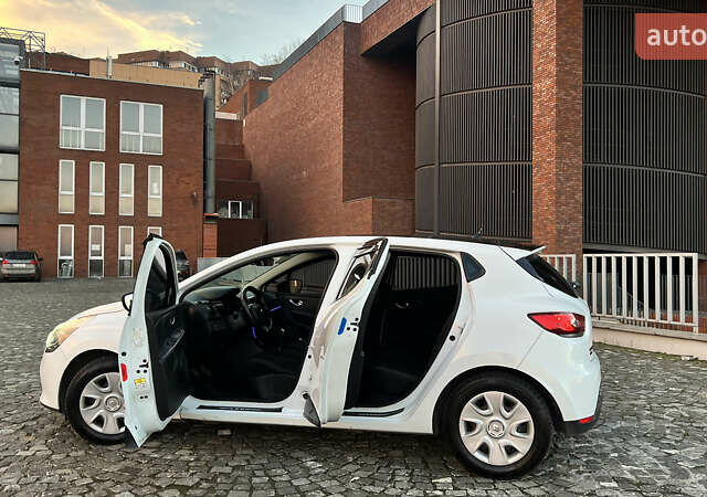 Белый Рено Клио, объемом двигателя 1.46 л и пробегом 229 тыс. км за 8500 $, фото 28 на Automoto.ua