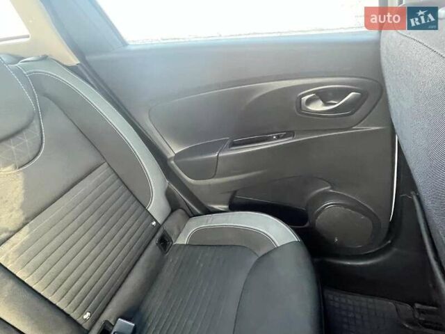 Белый Рено Клио, объемом двигателя 1.5 л и пробегом 172 тыс. км за 9990 $, фото 34 на Automoto.ua