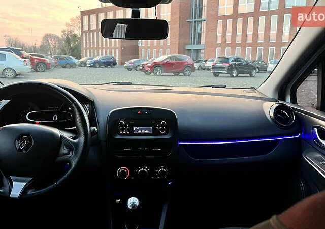 Белый Рено Клио, объемом двигателя 1.46 л и пробегом 229 тыс. км за 8500 $, фото 29 на Automoto.ua