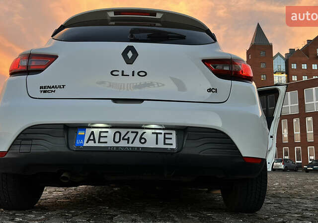 Белый Рено Клио, объемом двигателя 1.46 л и пробегом 229 тыс. км за 8500 $, фото 21 на Automoto.ua