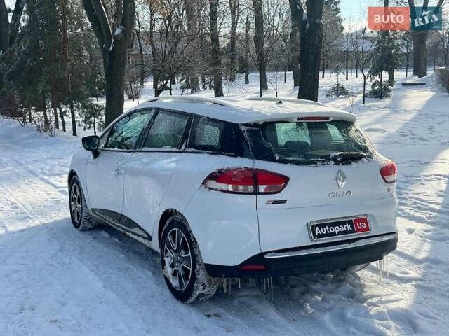 Белый Рено Клио, объемом двигателя 1.5 л и пробегом 172 тыс. км за 9990 $, фото 7 на Automoto.ua