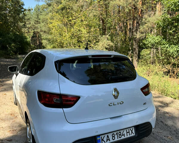 Белый Рено Клио, объемом двигателя 1.46 л и пробегом 103 тыс. км за 9950 $, фото 9 на Automoto.ua