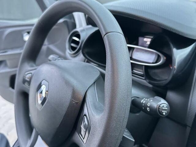 Белый Рено Клио, объемом двигателя 1.5 л и пробегом 186 тыс. км за 7450 $, фото 15 на Automoto.ua