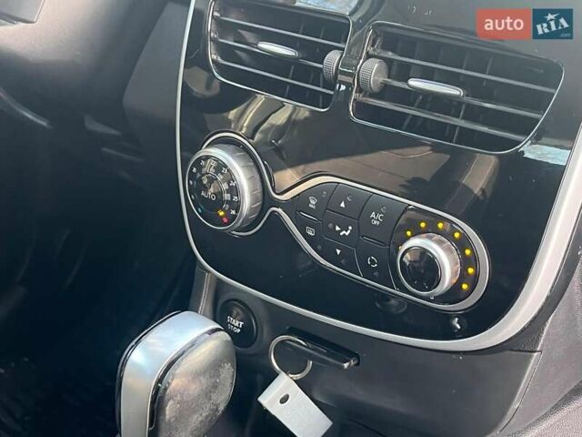 Белый Рено Клио, объемом двигателя 1.5 л и пробегом 172 тыс. км за 9990 $, фото 17 на Automoto.ua