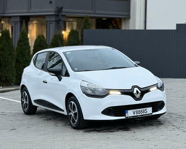 Белый Рено Клио, объемом двигателя 1.5 л и пробегом 186 тыс. км за 7400 $, фото 4 на Automoto.ua