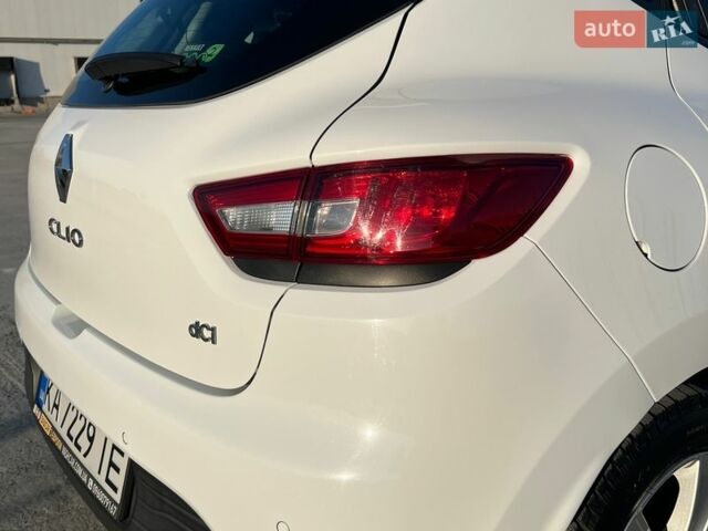 Белый Рено Клио, объемом двигателя 1.5 л и пробегом 170 тыс. км за 10300 $, фото 24 на Automoto.ua