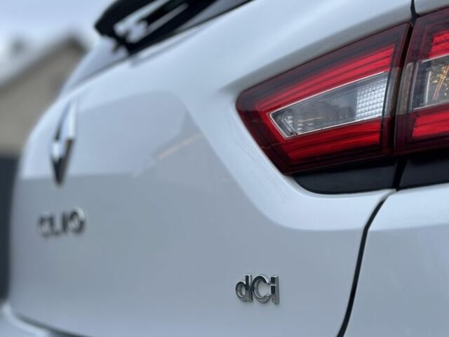 Белый Рено Клио, объемом двигателя 1.5 л и пробегом 186 тыс. км за 7450 $, фото 8 на Automoto.ua