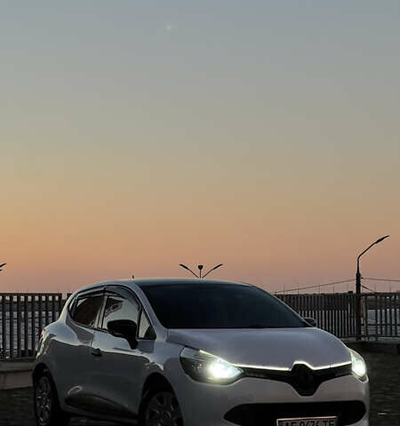 Белый Рено Клио, объемом двигателя 1.46 л и пробегом 229 тыс. км за 8500 $, фото 36 на Automoto.ua