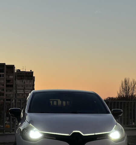 Белый Рено Клио, объемом двигателя 1.46 л и пробегом 229 тыс. км за 8500 $, фото 37 на Automoto.ua