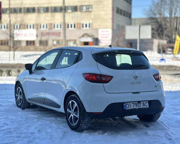 Белый Рено Клио, объемом двигателя 1.46 л и пробегом 186 тыс. км за 7950 $, фото 2 на Automoto.ua